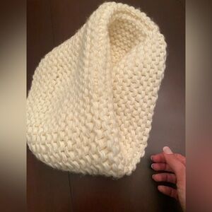 4/25$ Cream coloured Tube Scarf.